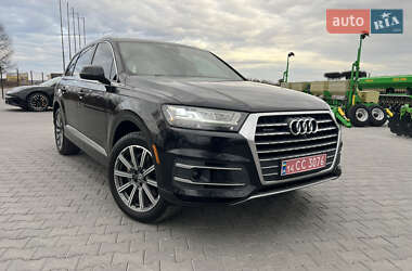 Внедорожник / Кроссовер Audi Q7 2016 в 