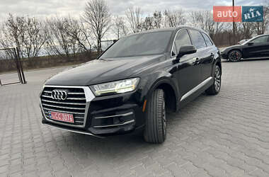Внедорожник / Кроссовер Audi Q7 2016 в 