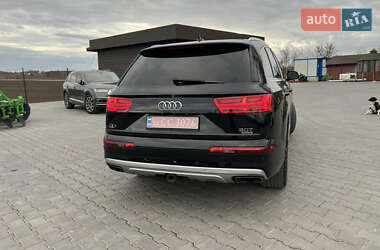 Внедорожник / Кроссовер Audi Q7 2016 в 