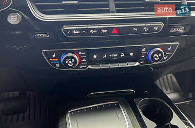 Внедорожник / Кроссовер Audi Q7 2016 в 