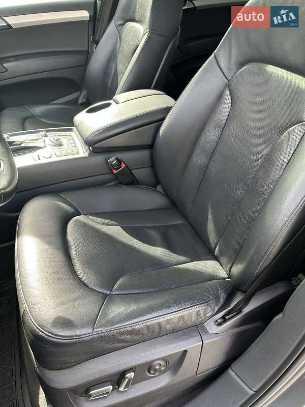 Внедорожник / Кроссовер Audi Q7 2015 в Киеве