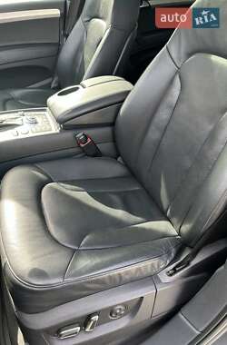Внедорожник / Кроссовер Audi Q7 2015 в 