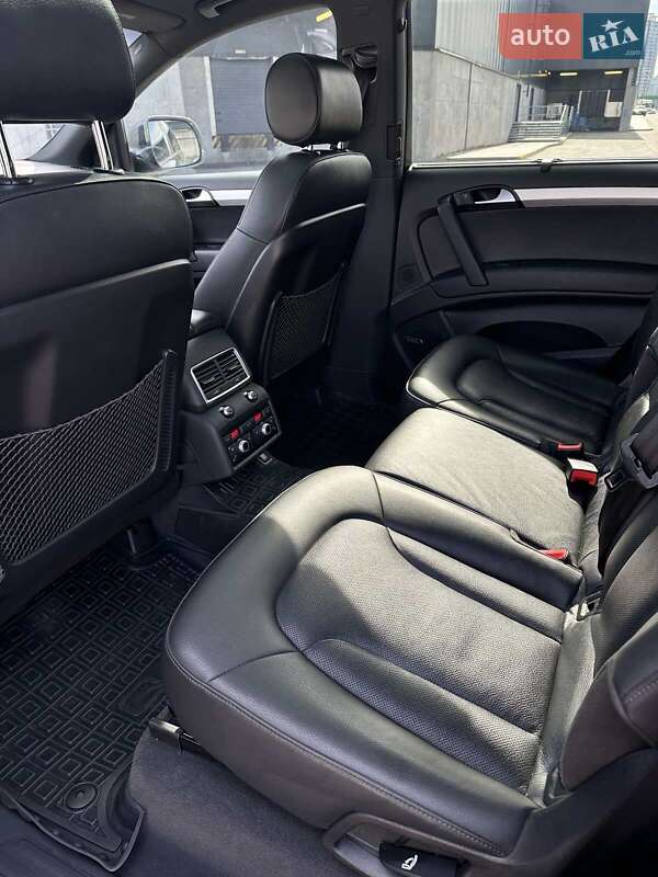 Внедорожник / Кроссовер Audi Q7 2015 в Киеве