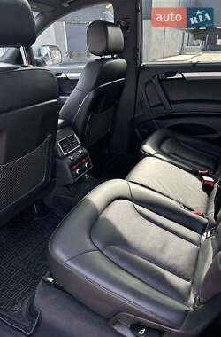 Внедорожник / Кроссовер Audi Q7 2015 в 