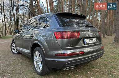 Внедорожник / Кроссовер Audi Q7 2015 в 