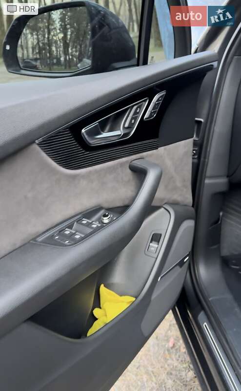 Внедорожник / Кроссовер Audi Q7 2015 в Полтаве