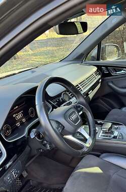 Внедорожник / Кроссовер Audi Q7 2015 в 