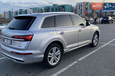 Внедорожник / Кроссовер Audi Q7 2022 в 