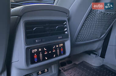 Внедорожник / Кроссовер Audi Q7 2022 в 