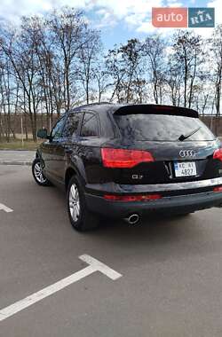 Внедорожник / Кроссовер Audi Q7 2006 в 