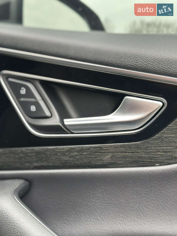 Позашляховик / Кросовер Audi Q7 2016 в Полтаві