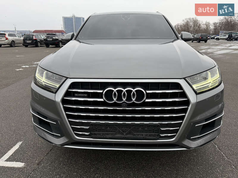 Позашляховик / Кросовер Audi Q7 2016 в Полтаві