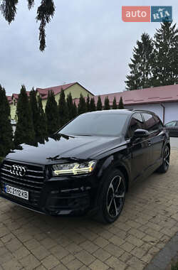 Позашляховик / Кросовер Audi Q7 2019 в 