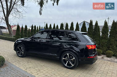 Позашляховик / Кросовер Audi Q7 2019 в 
