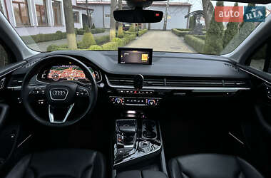 Позашляховик / Кросовер Audi Q7 2019 в 