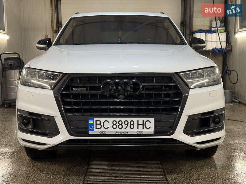 Позашляховик / Кросовер Audi Q7 2016 в Львові