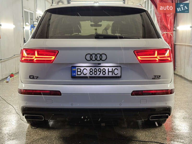 Позашляховик / Кросовер Audi Q7 2016 в Львові