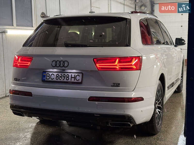 Позашляховик / Кросовер Audi Q7 2016 в Львові