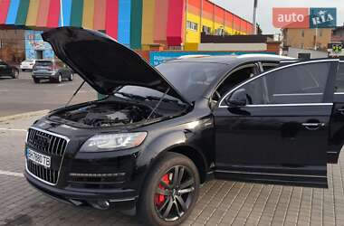 Внедорожник / Кроссовер Audi Q7 2014 в 