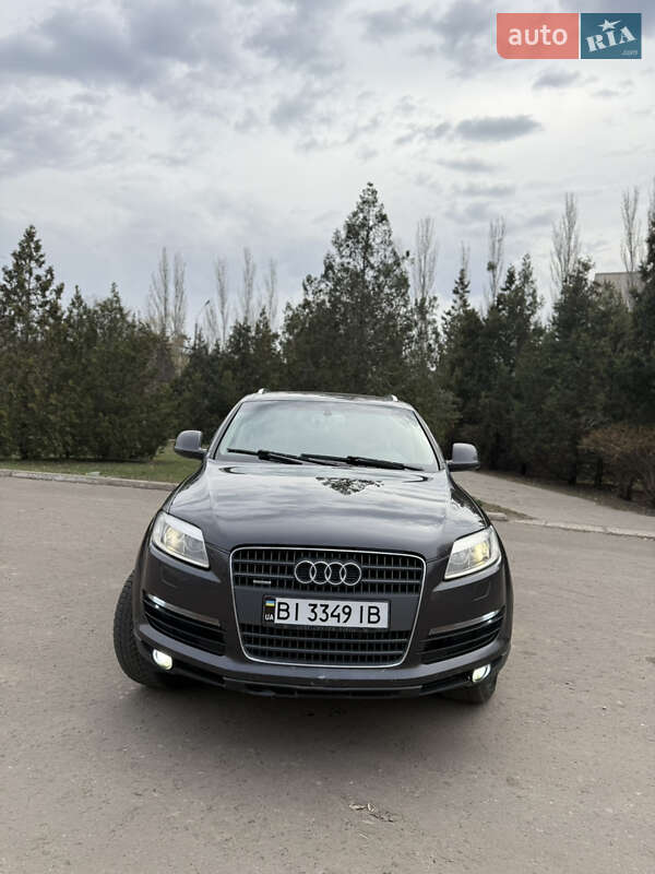 Внедорожник / Кроссовер Audi Q7 2006 в 