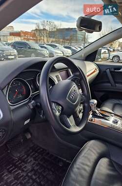Позашляховик / Кросовер Audi Q7 2013 в 