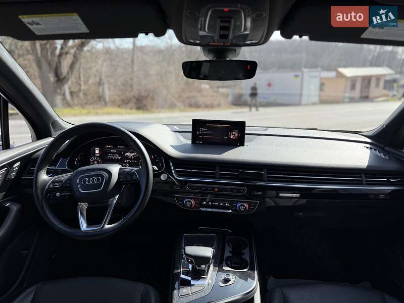 Внедорожник / Кроссовер Audi Q7 2016 в Ужгороде