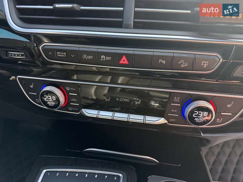Внедорожник / Кроссовер Audi Q7 2016 в Ужгороде