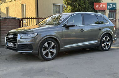 Внедорожник / Кроссовер Audi Q7 2015 в 