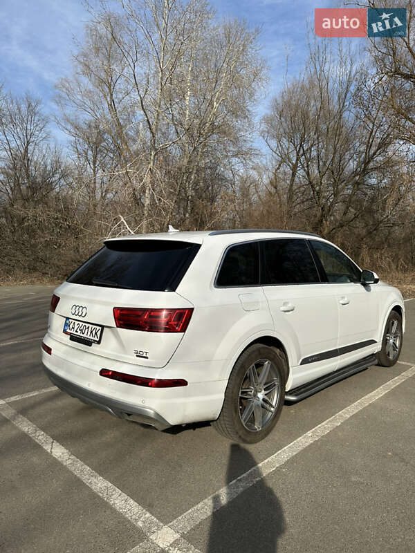 Внедорожник / Кроссовер Audi Q7 2016 в Киеве