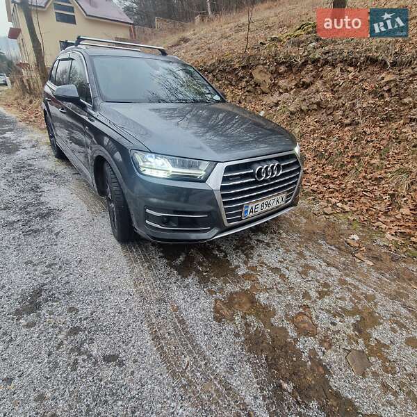Внедорожник / Кроссовер Audi Q7 2015 в Кривом Роге