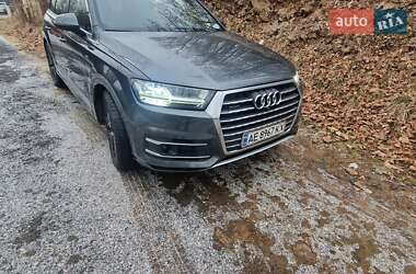 Внедорожник / Кроссовер Audi Q7 2015 в 