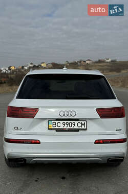 Позашляховик / Кросовер Audi Q7 2019 в 
