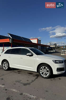 Позашляховик / Кросовер Audi Q7 2019 в 