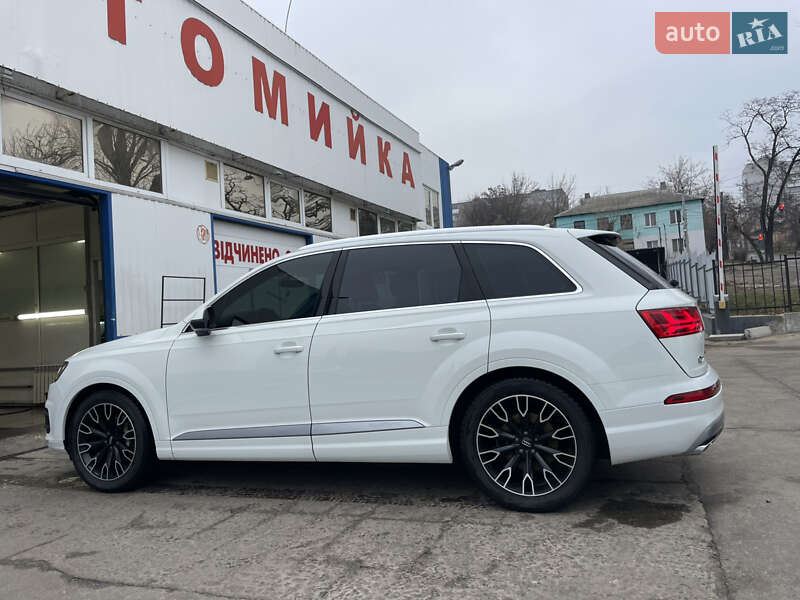 Позашляховик / Кросовер Audi Q7 2015 в Кропивницькому