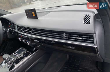 Внедорожник / Кроссовер Audi Q7 2018 в 