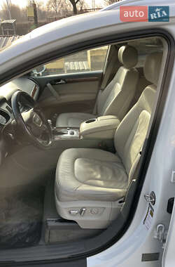 Внедорожник / Кроссовер Audi Q7 2012 в 