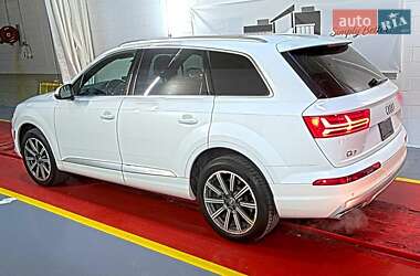 Внедорожник / Кроссовер Audi Q7 2017 в 