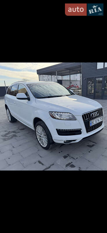 Внедорожник / Кроссовер Audi Q7 2015 в 