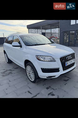 Внедорожник / Кроссовер Audi Q7 2015 в 