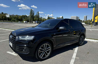 Внедорожник / Кроссовер Audi Q7 2018 в 