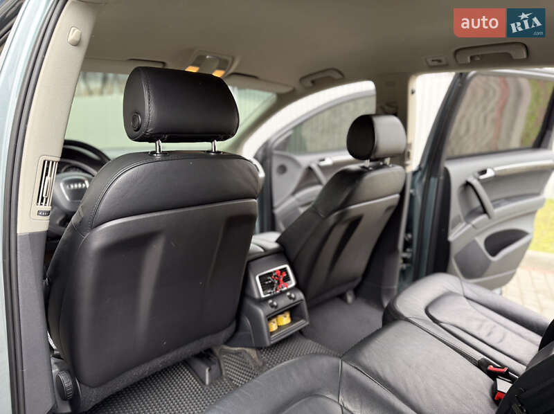 Внедорожник / Кроссовер Audi Q7 2006 в Днепре
