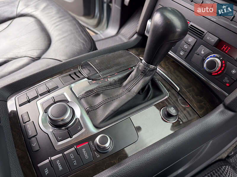 Внедорожник / Кроссовер Audi Q7 2006 в Днепре