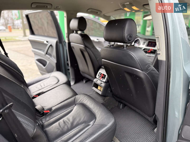 Внедорожник / Кроссовер Audi Q7 2006 в Днепре