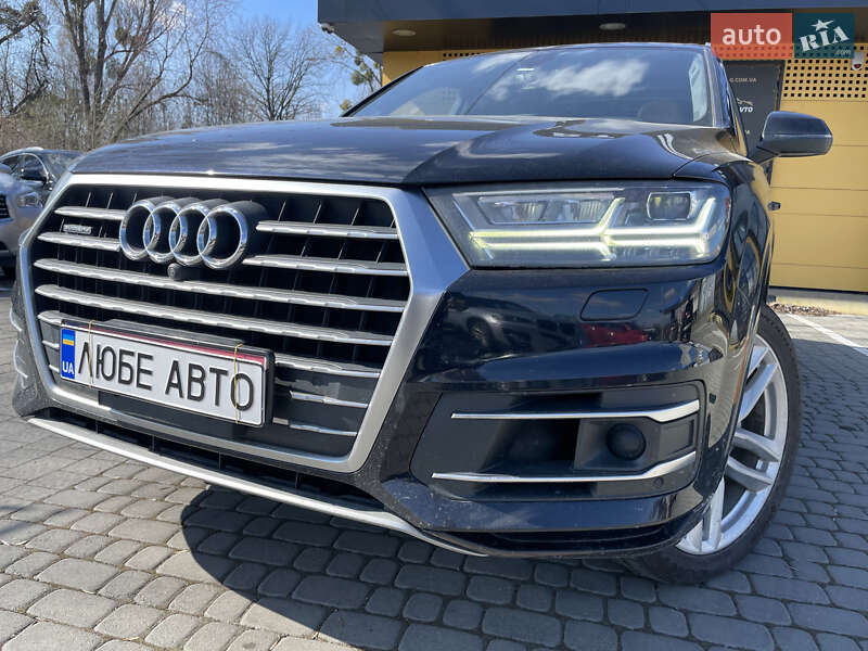 Audi Q7 
