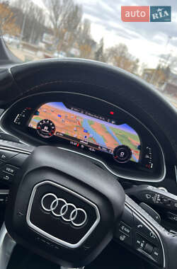 Внедорожник / Кроссовер Audi Q7 2016 в 