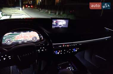 Внедорожник / Кроссовер Audi Q7 2018 в 
