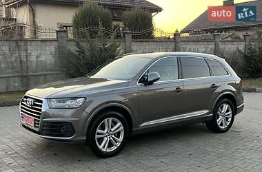 Внедорожник / Кроссовер Audi Q7 2015 в Ровно