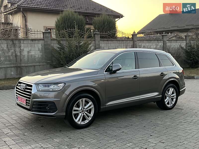 Внедорожник / Кроссовер Audi Q7 2015 в Ровно