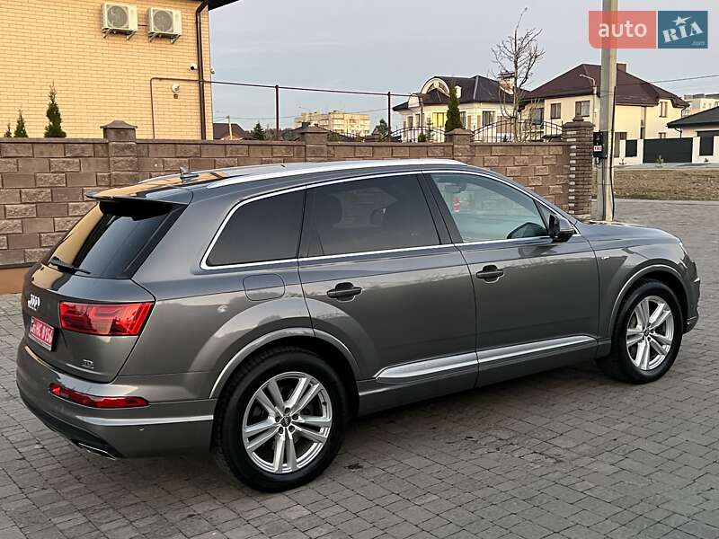 Внедорожник / Кроссовер Audi Q7 2015 в Ровно