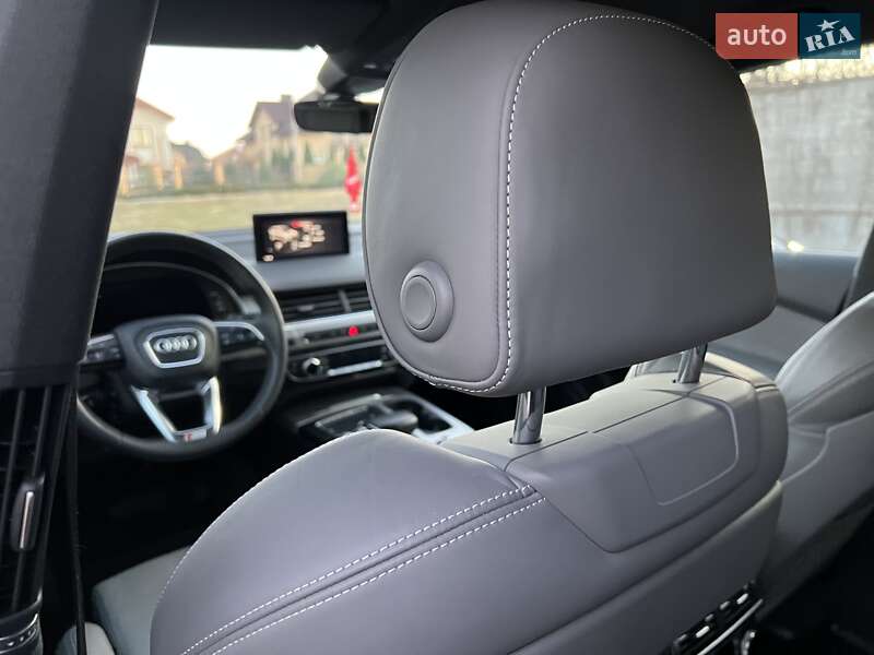 Внедорожник / Кроссовер Audi Q7 2015 в Ровно